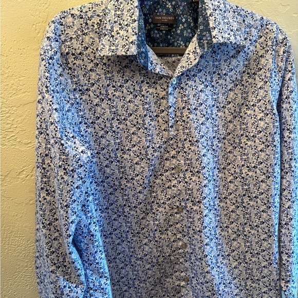 Van Heusen Flex Stretch Men’s Sz L Blue and White Casual Long Button Down Shirt - Picture 2 of 12